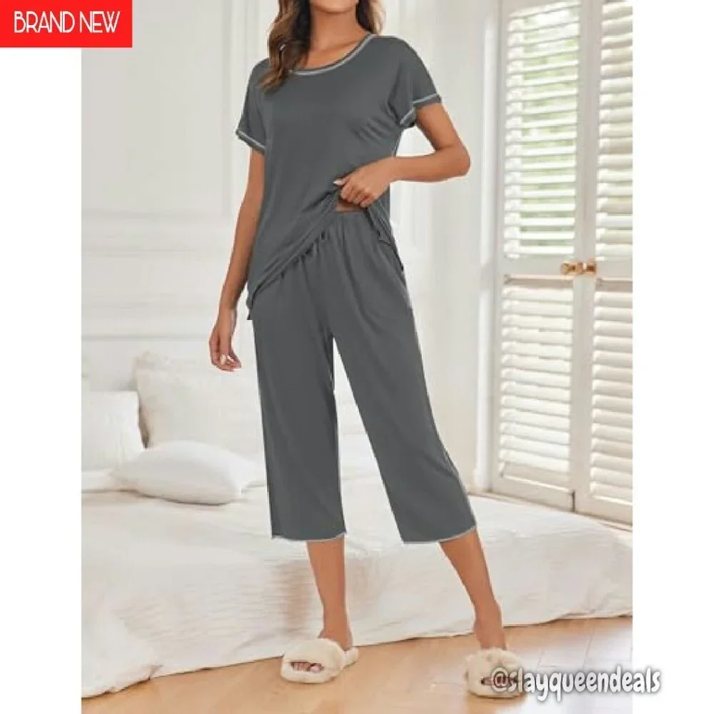 2 Pack Women's Pajama Set Short Sleeve Top Capri Pants Sleepwear